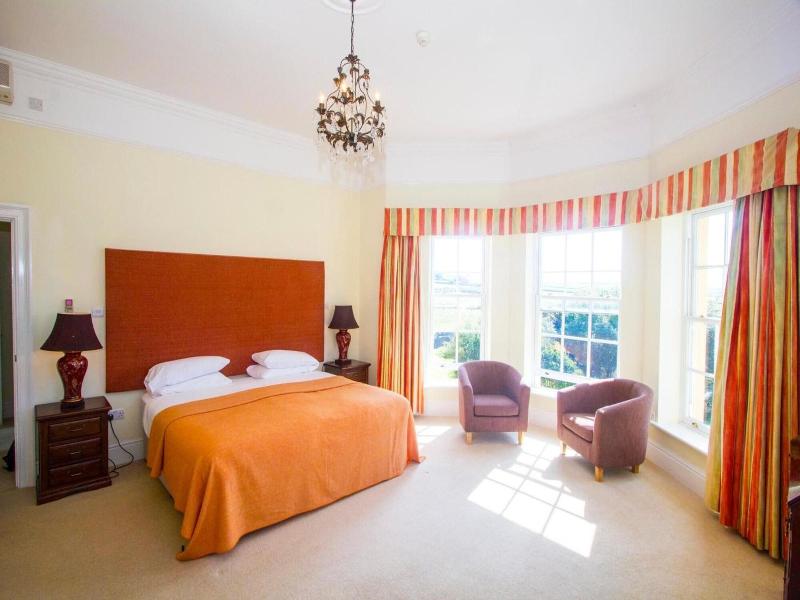 Emlagh House image