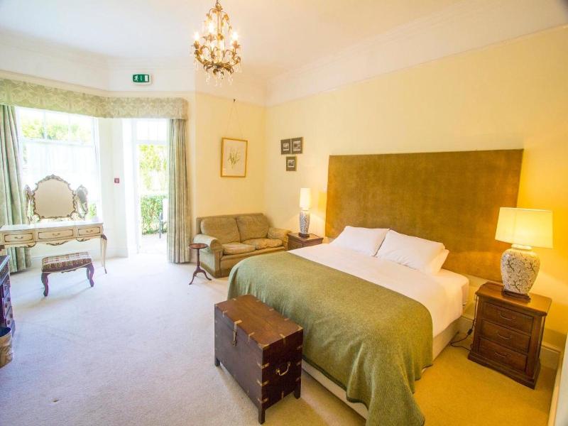 Emlagh House image