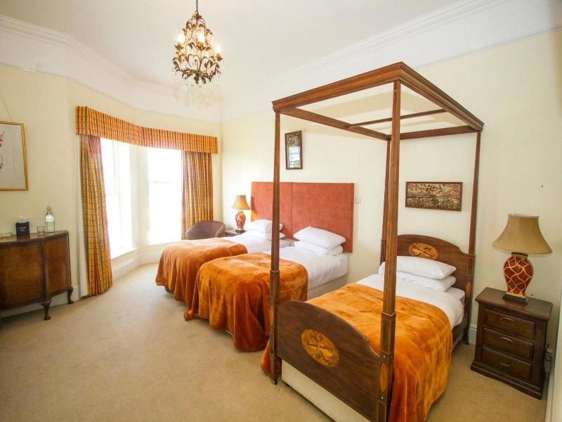 Emlagh House image