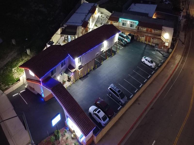 New American Inn And Suites image