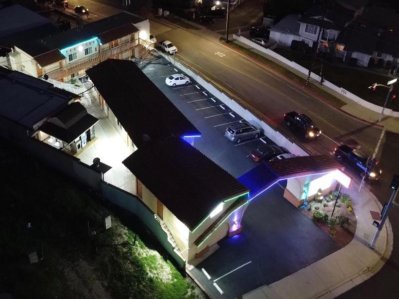 New American Inn And Suites image