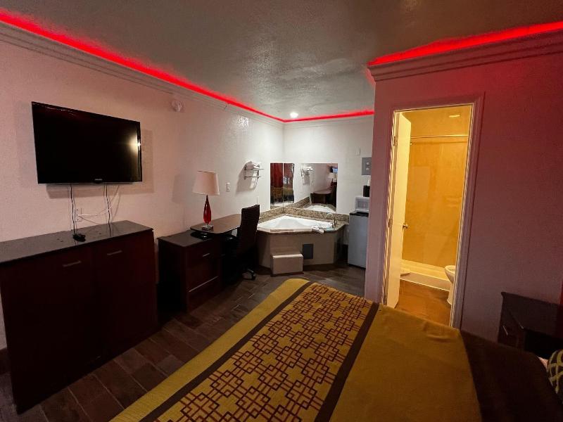 New American Inn And Suites image