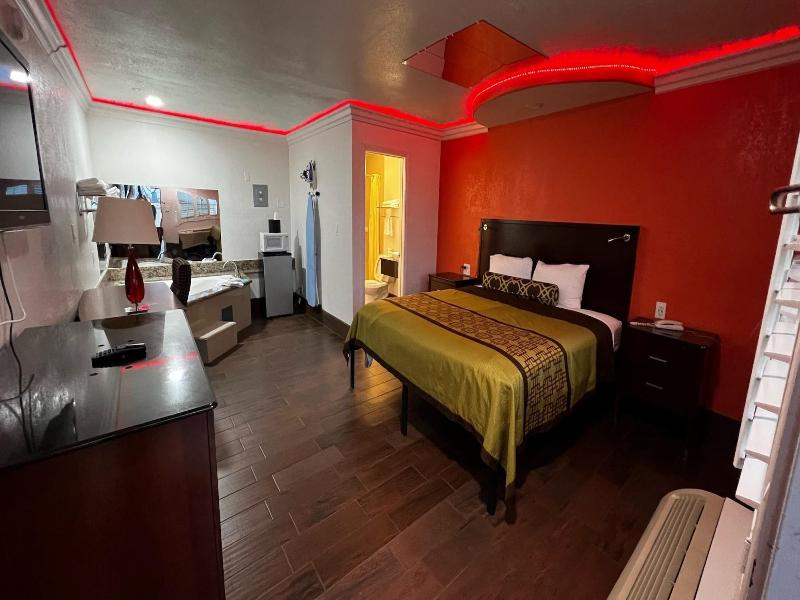 New American Inn And Suites image