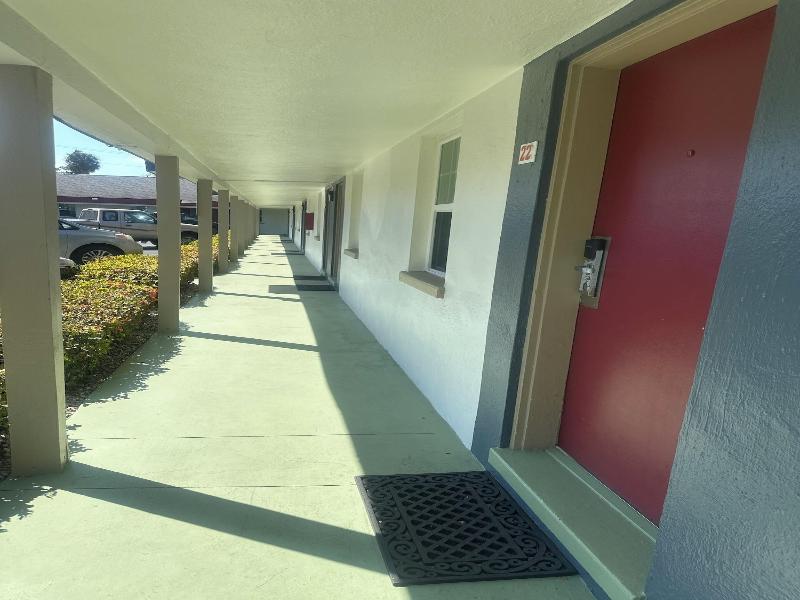 Tropical Palm Motel image