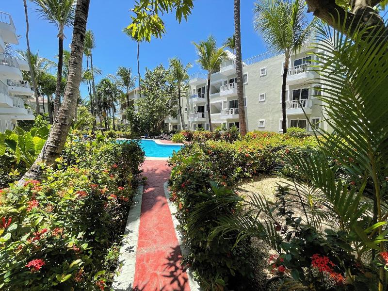 Punta Cana Paradise Studios Beach Pool image