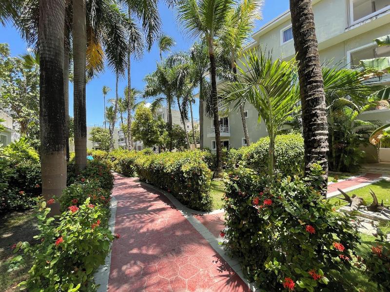 Punta Cana Paradise Studios Beach Pool image