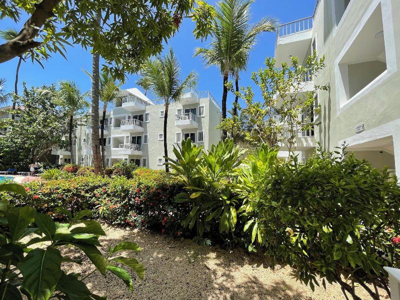Punta Cana Paradise Studios Beach Pool image