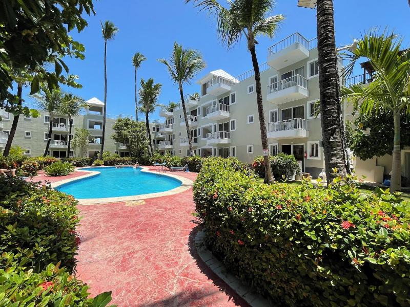 Punta Cana Paradise Studios Beach Pool image