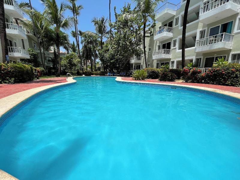 Punta Cana Paradise Studios Beach Pool image