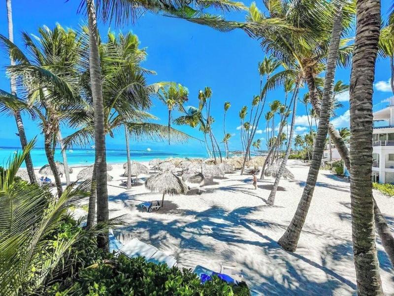 Punta Cana Paradise Studios Beach Pool image