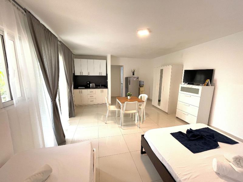 Punta Cana Paradise Studios Beach Pool image