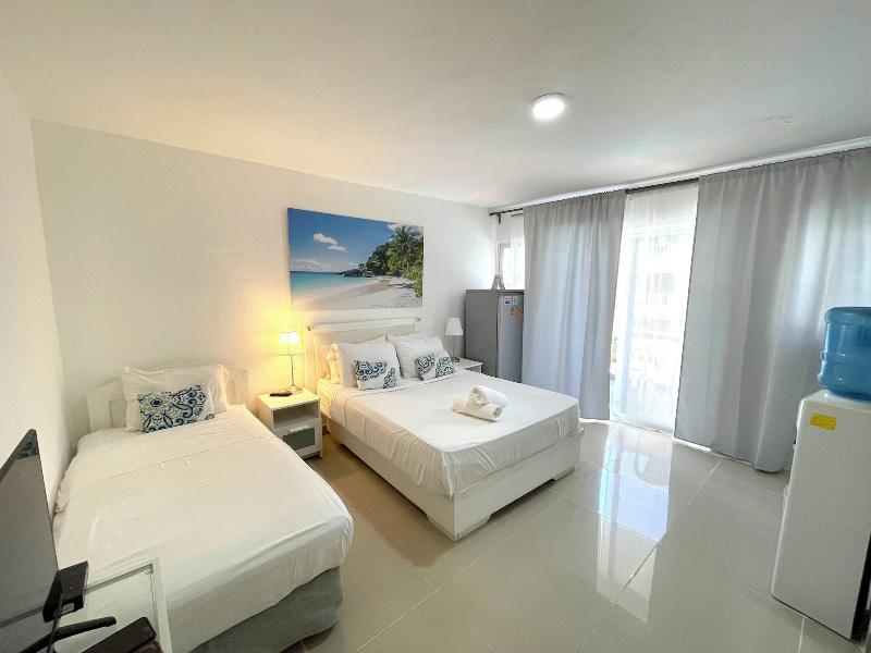 Punta Cana Paradise Studios Beach Pool image