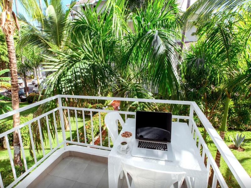 Punta Cana Paradise Studios Beach Pool image
