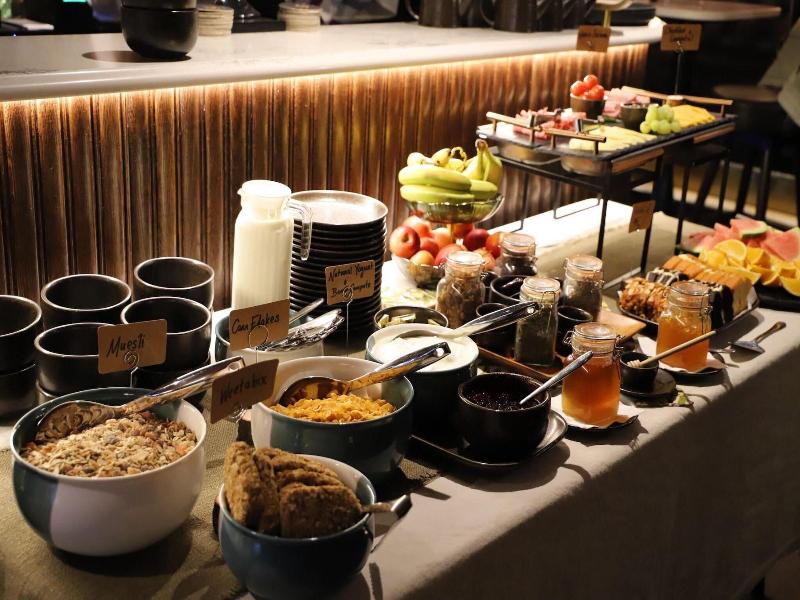 House 15 — restaurant