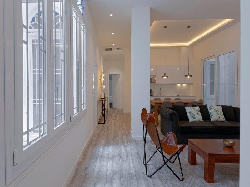Fresh Velazquez Apartments image