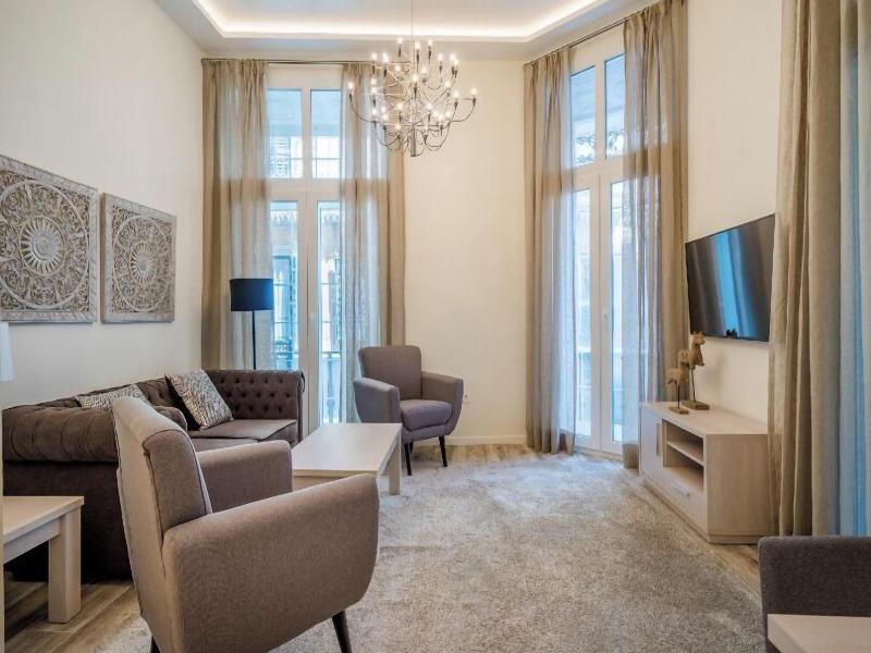 Fresh Velazquez Apartments image