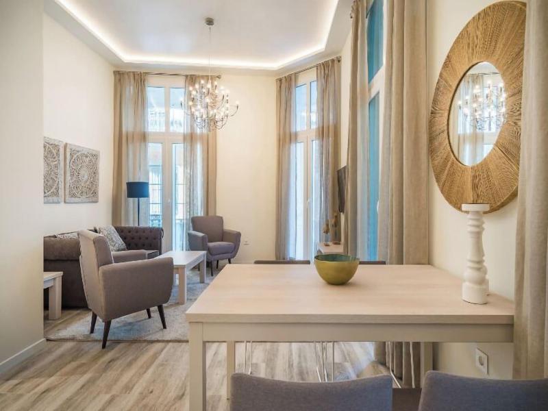 Fresh Velazquez Apartments image