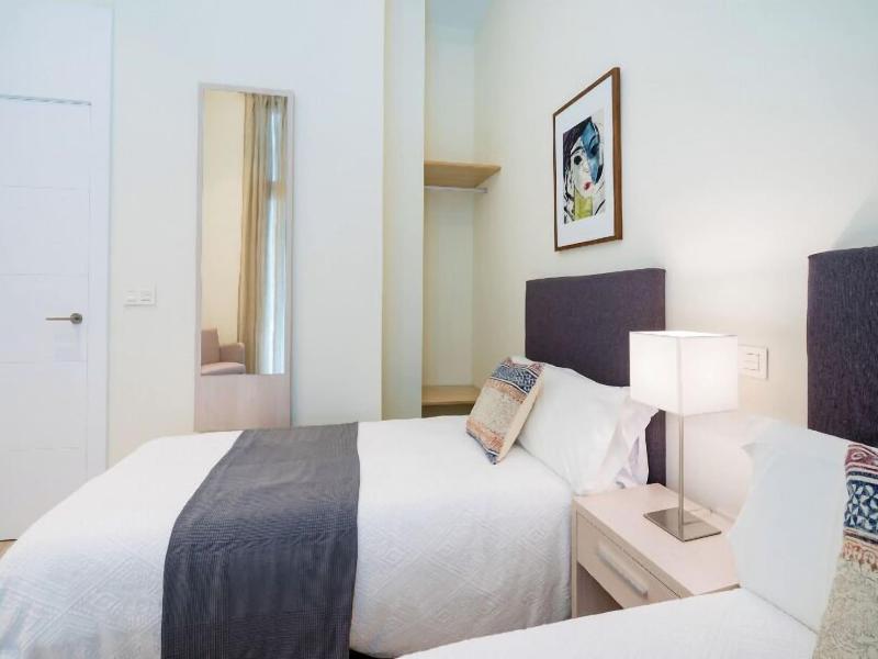 Fresh Velazquez Apartments image