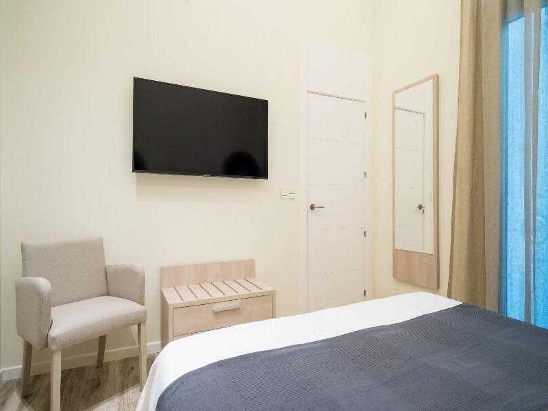 Fresh Velazquez Apartments image