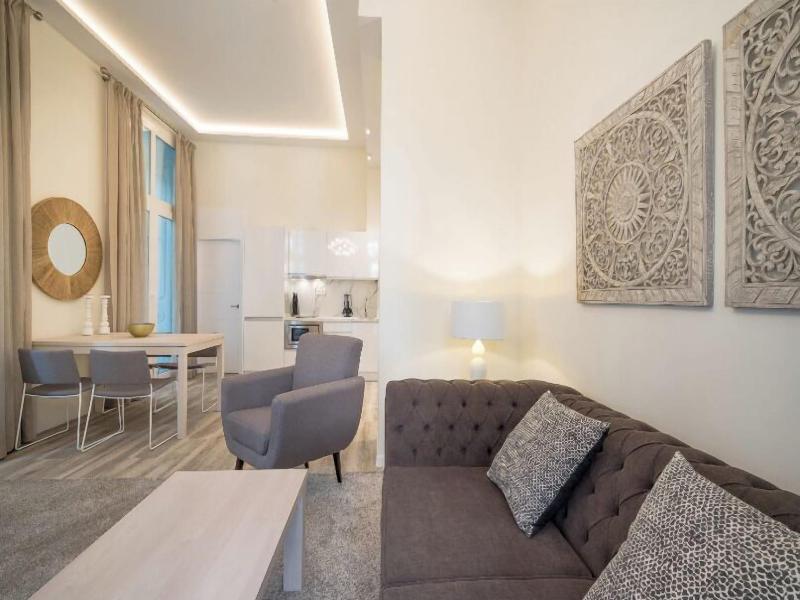 Fresh Velazquez Apartments image
