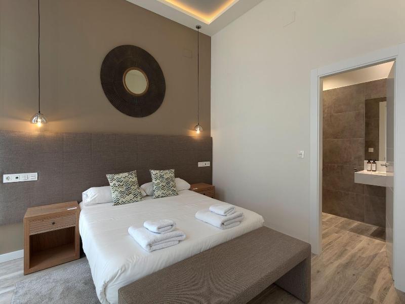 Fresh Velazquez Apartments image