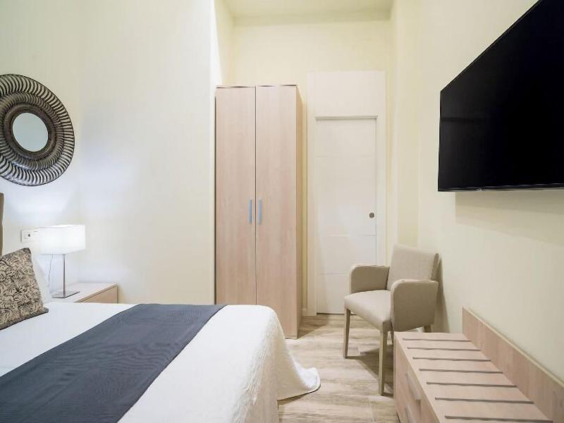 Fresh Velazquez Apartments image