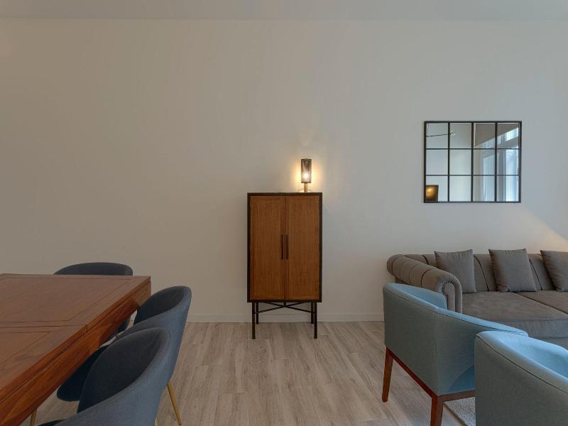 Fresh Velazquez Apartments image