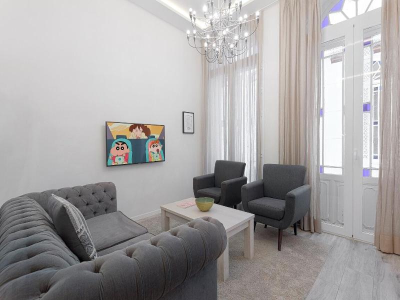 Fresh Velazquez Apartments image