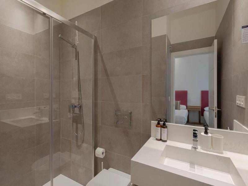 Fresh Velazquez Apartments image