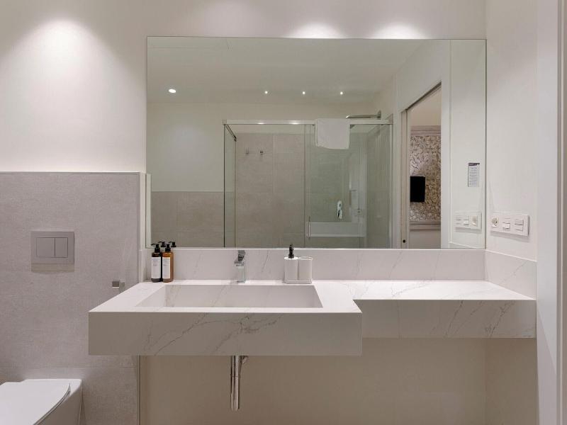 Fresh Velazquez Apartments image