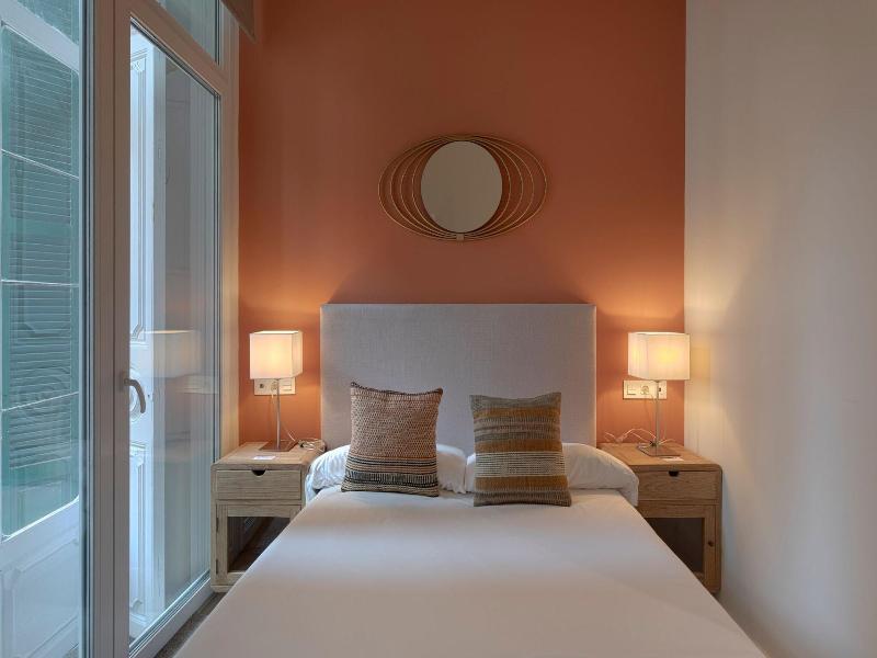 Fresh Velazquez Apartments image