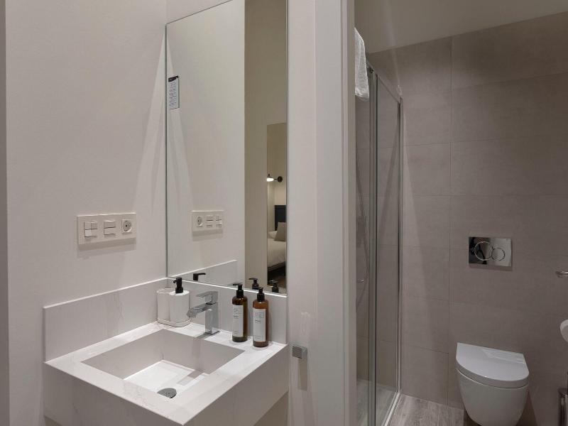 Fresh Velazquez Apartments image