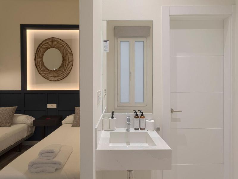 Fresh Velazquez Apartments image