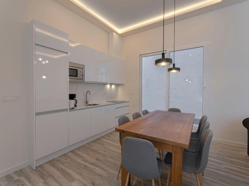 Fresh Velazquez Apartments image