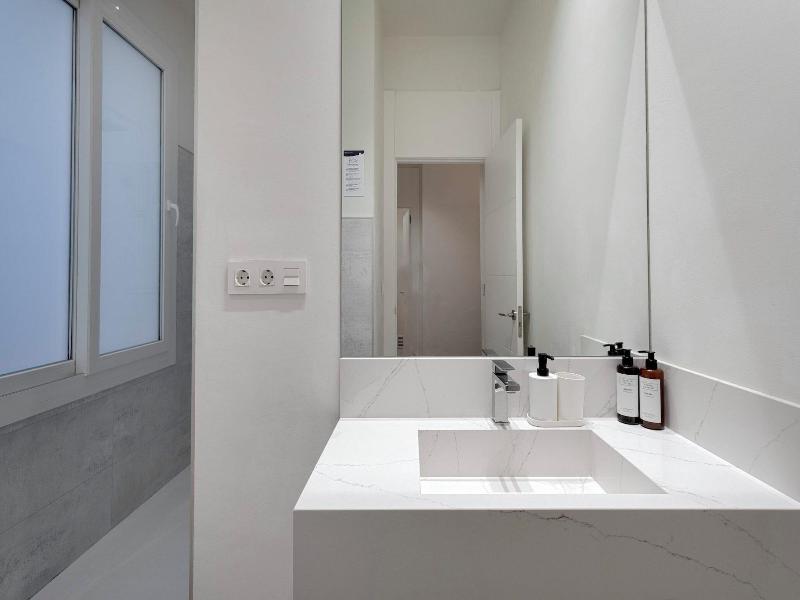 Fresh Velazquez Apartments image