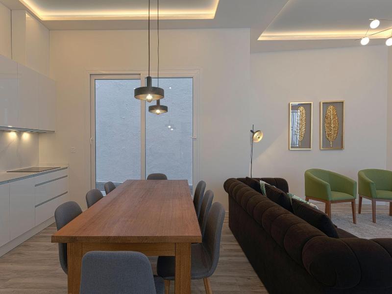 Fresh Velazquez Apartments image