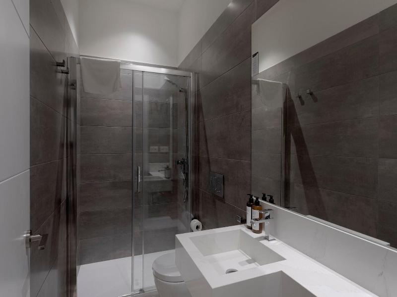 Fresh Velazquez Apartments image