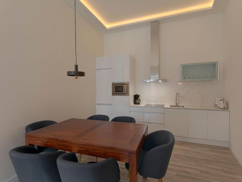 Fresh Velazquez Apartments image