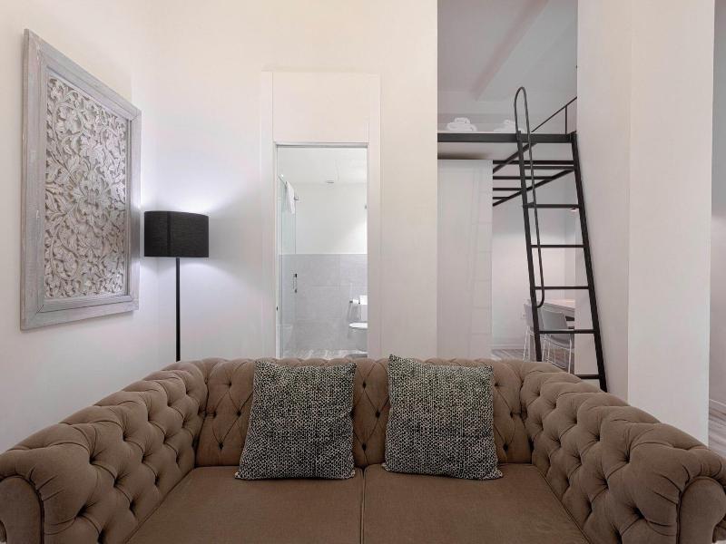 Fresh Velazquez Apartments image