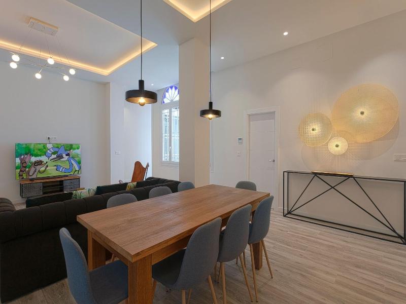Fresh Velazquez Apartments image