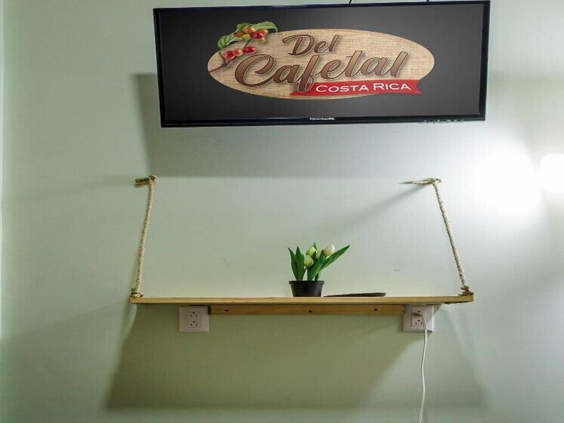 Del Cafetal Cr image