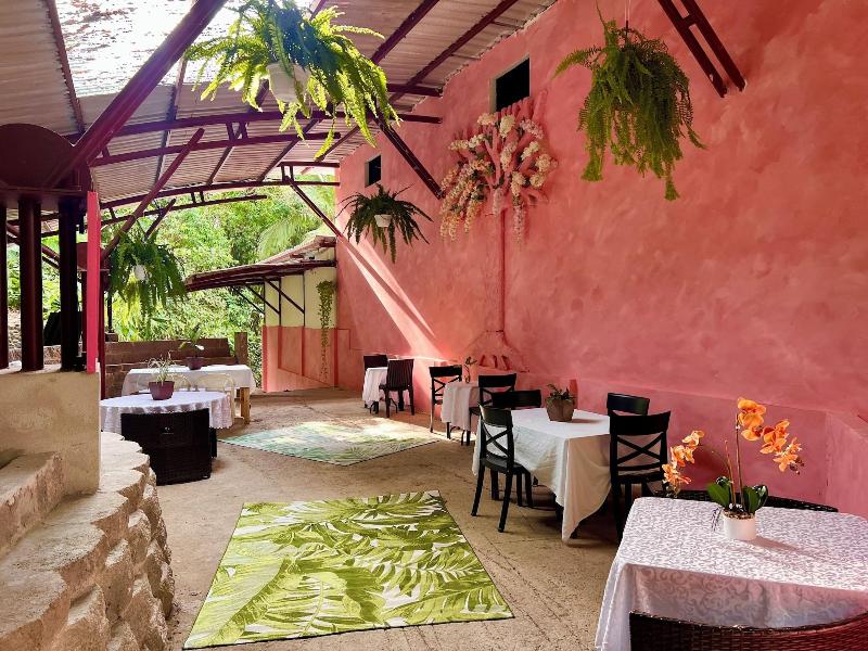 Zen Zaru Beautiful Hidden Hotel image