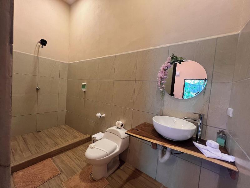 Zen Zaru Beautiful Hidden Hotel image