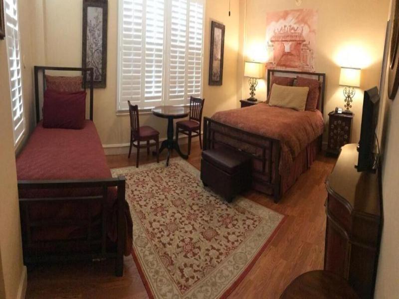 Mayflower Hotel image