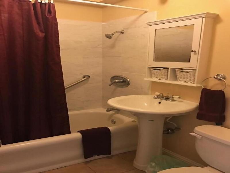 Mayflower Hotel image