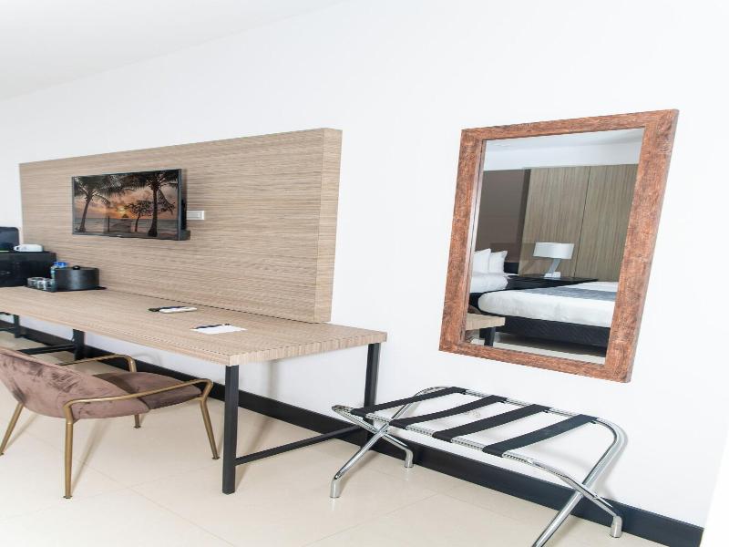 Pickwick Park View Hotel image