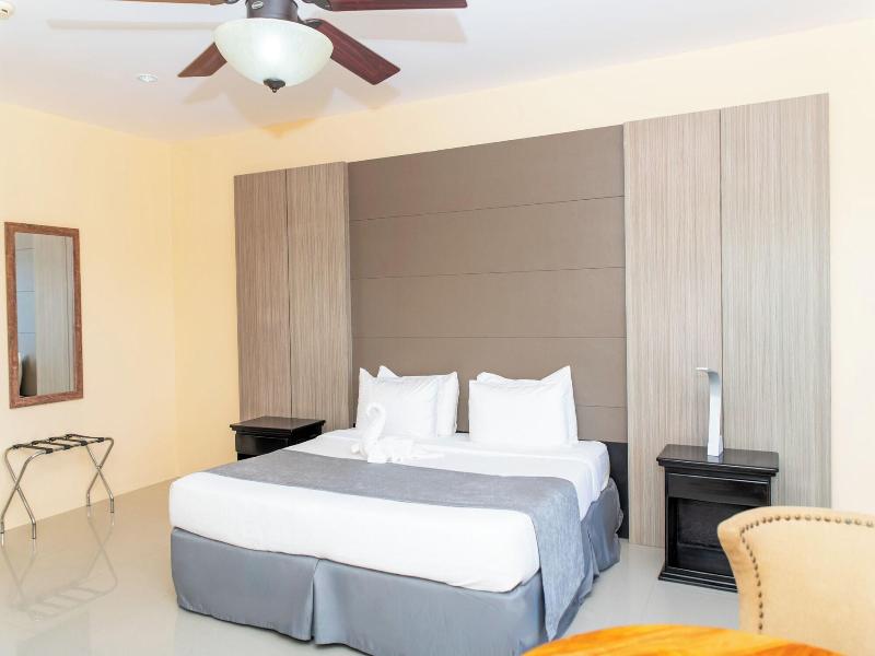 Pickwick Park View Hotel image