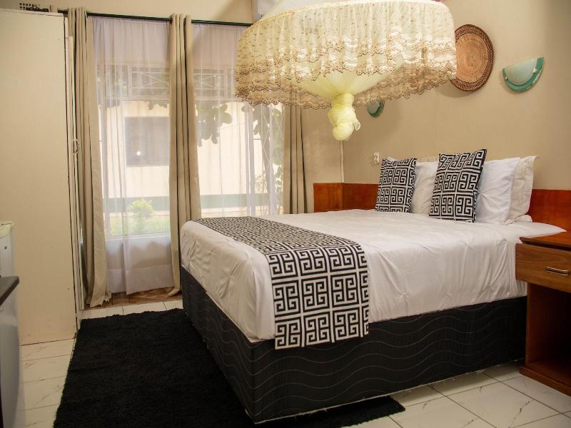 Wild Trekkers Lodge image