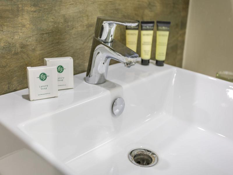Fallsway Suites image
