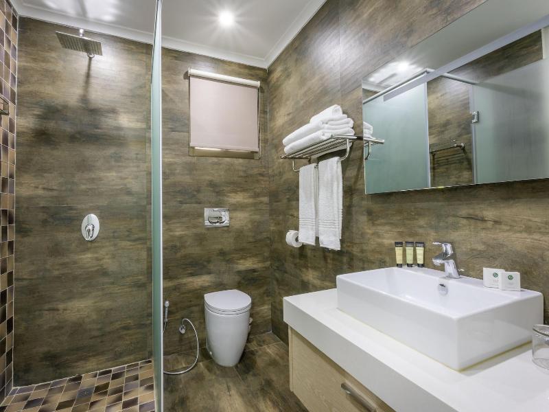 Fallsway Suites image